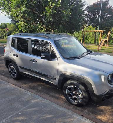 JEEP RENEGADE 1.8 16V FLEX 4P AUTOMÁTICO JEEP RENEGADE 1.8 16V FLEX 4P AUTOMÁTICO